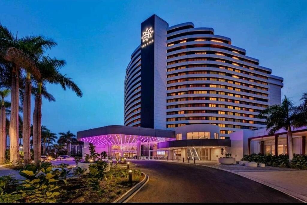 Broadbeach Victoria Square Gold Coast Eksteriør bilde
